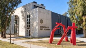 Juicio confirmado para el exasesor judicial acusado de espiar a trabajadoras en los baños de Tribunales de Río Segundo